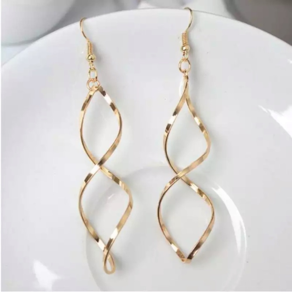 Beautiful Spiral Golden Earrings♥️♥️♥️